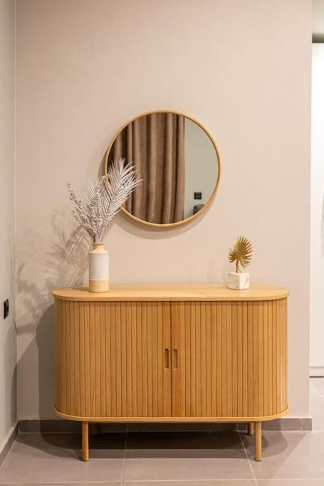 Smaragdi Luxury Jacuzzi Apartment Noho Premium Living Atenas Exterior foto