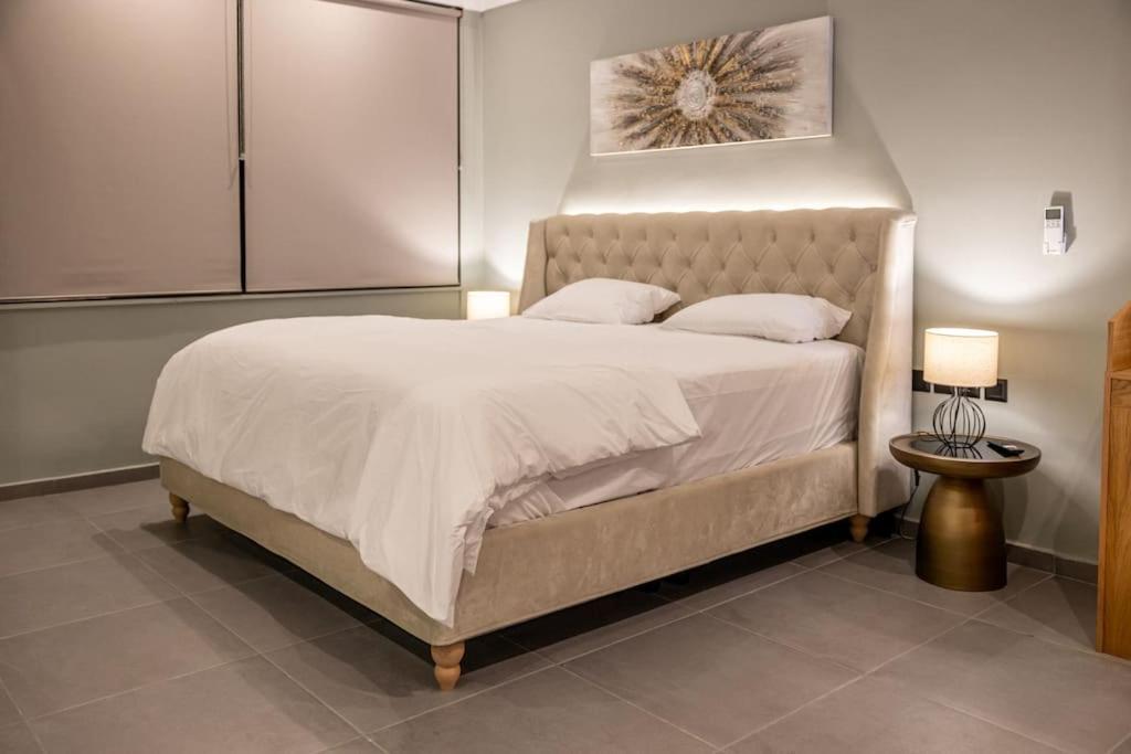 Smaragdi Luxury Jacuzzi Apartment Noho Premium Living Atenas Exterior foto
